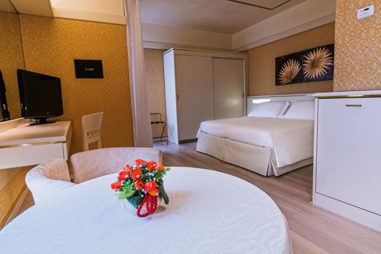 Hotel Bristol