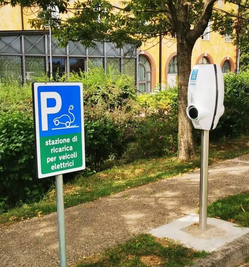 Villa Malaspina con servizio di ricarica per auto elettriche