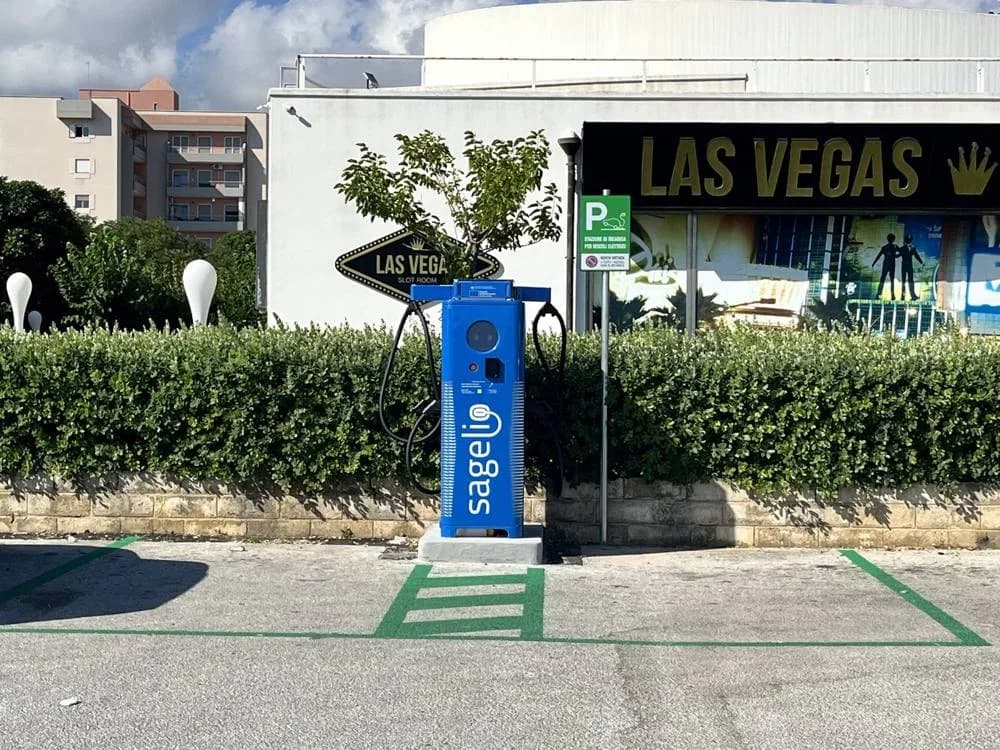 Colonnina Sagelio presso l’impianto di via Marina del Mondo a Monopoli