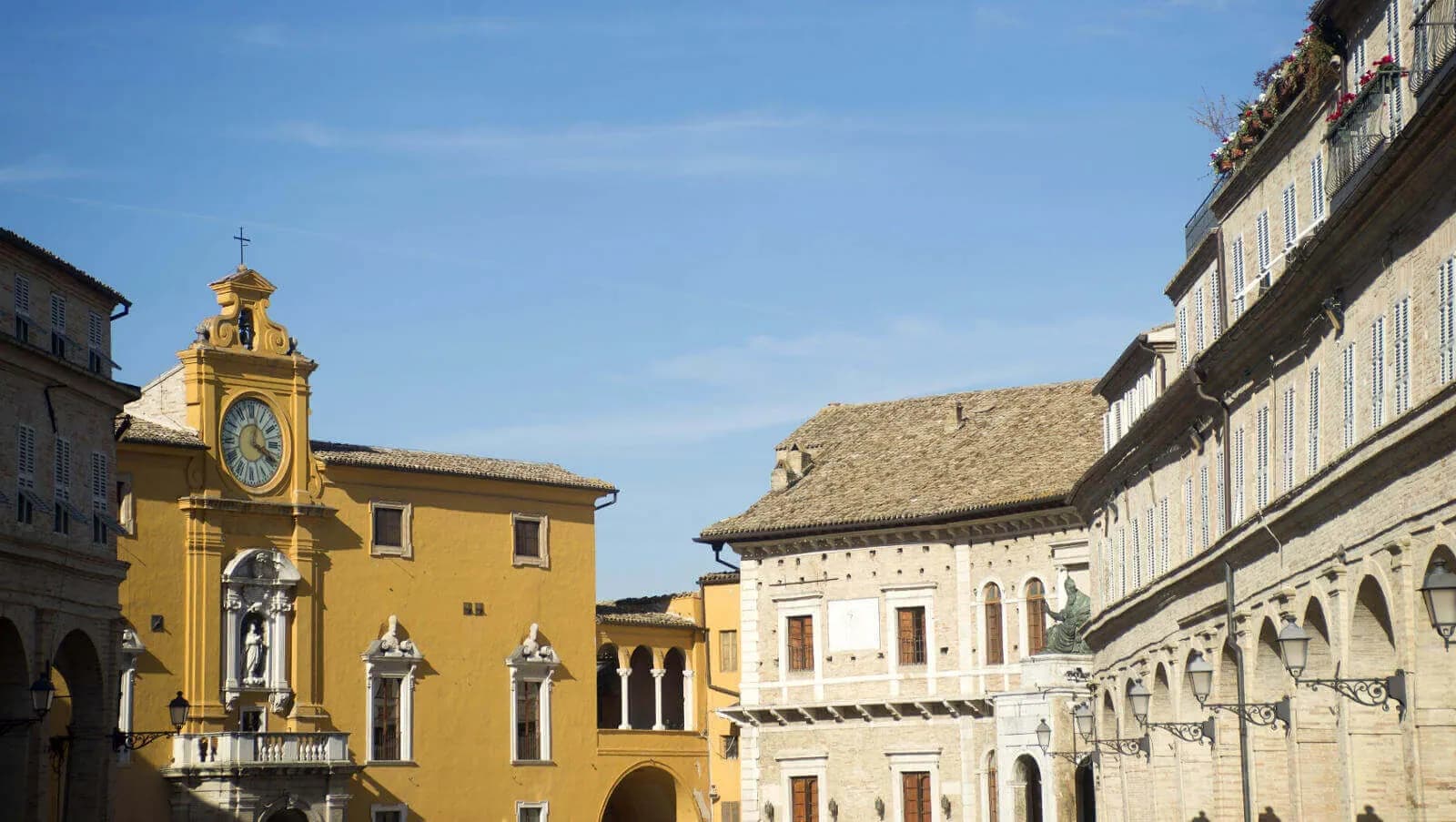 Colonnine di ricarica auto elettriche a Fermo