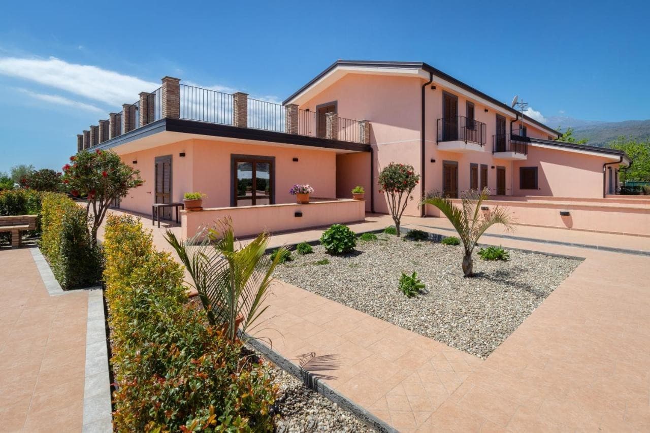 la-terra-dei-sogni-country-hotel-fiumefreddo-sicilia/la-terra-dei-sogni-country-hotel-7.jpg