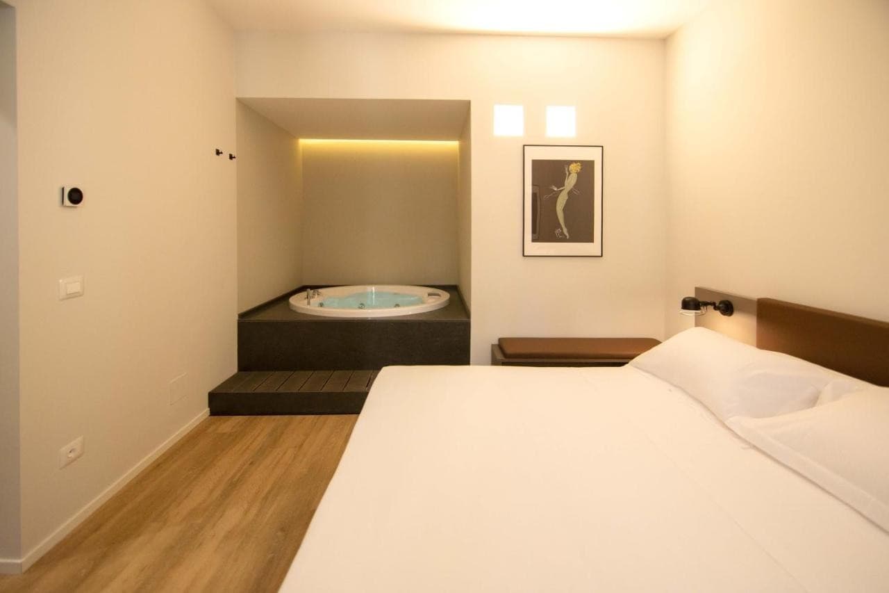 palazzo-bellocchi-suites-apartments-brindisi/palazzo-bellocchi-suites-apartments-13.jpg