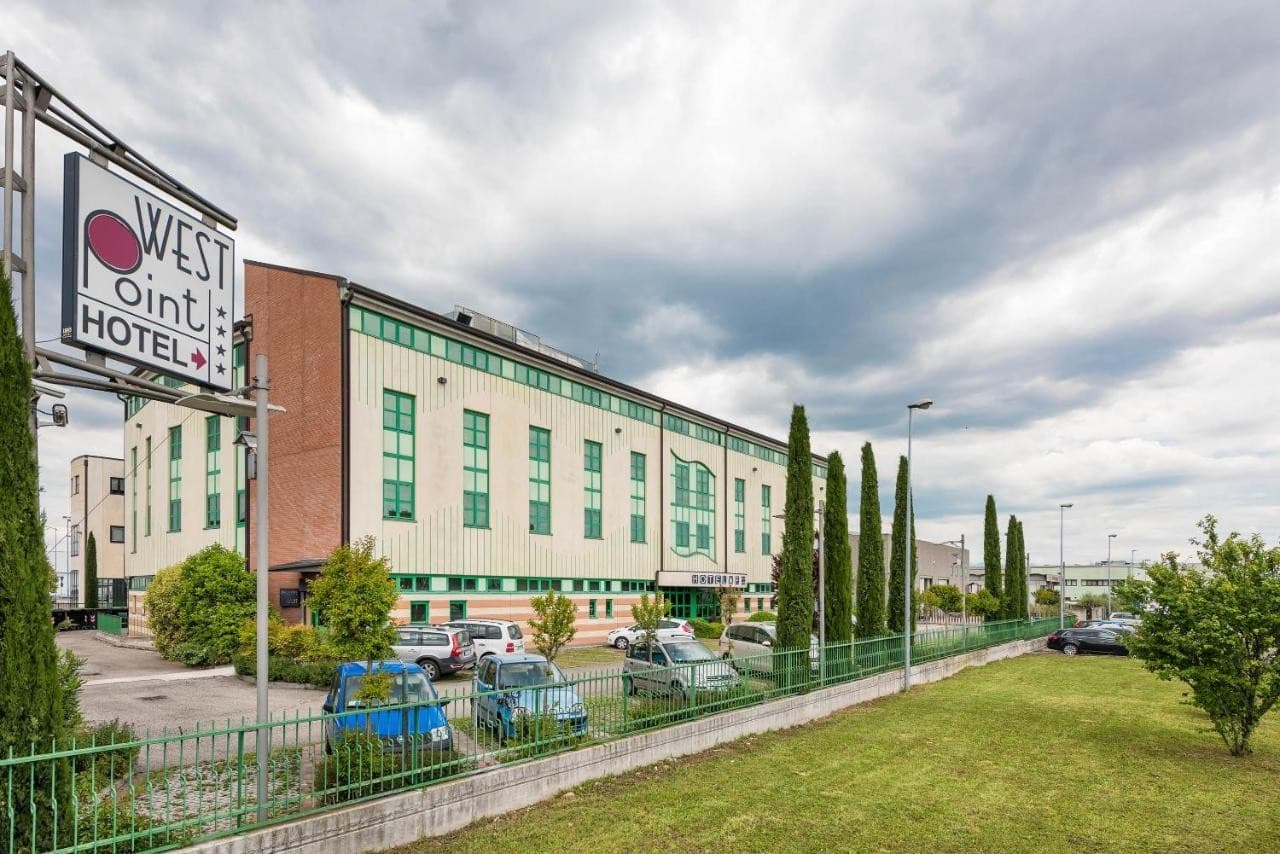 west-point-airport-hotel-dossobuono-villafranca-di-verona/west-point-airport-hotel-23.jpg